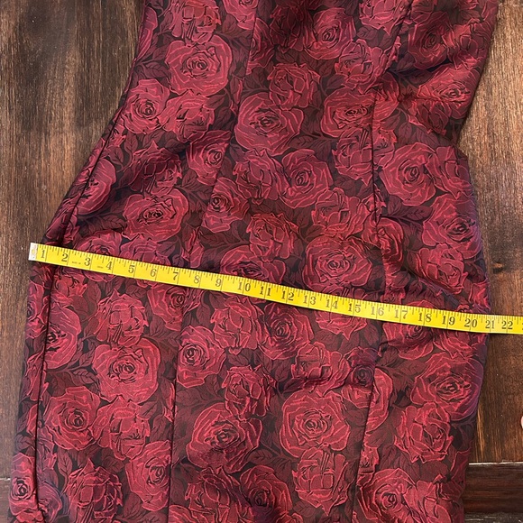 Prom Dress- Mermaid Style- Red Rose pattern. Size 12 - Picture 7 of 14